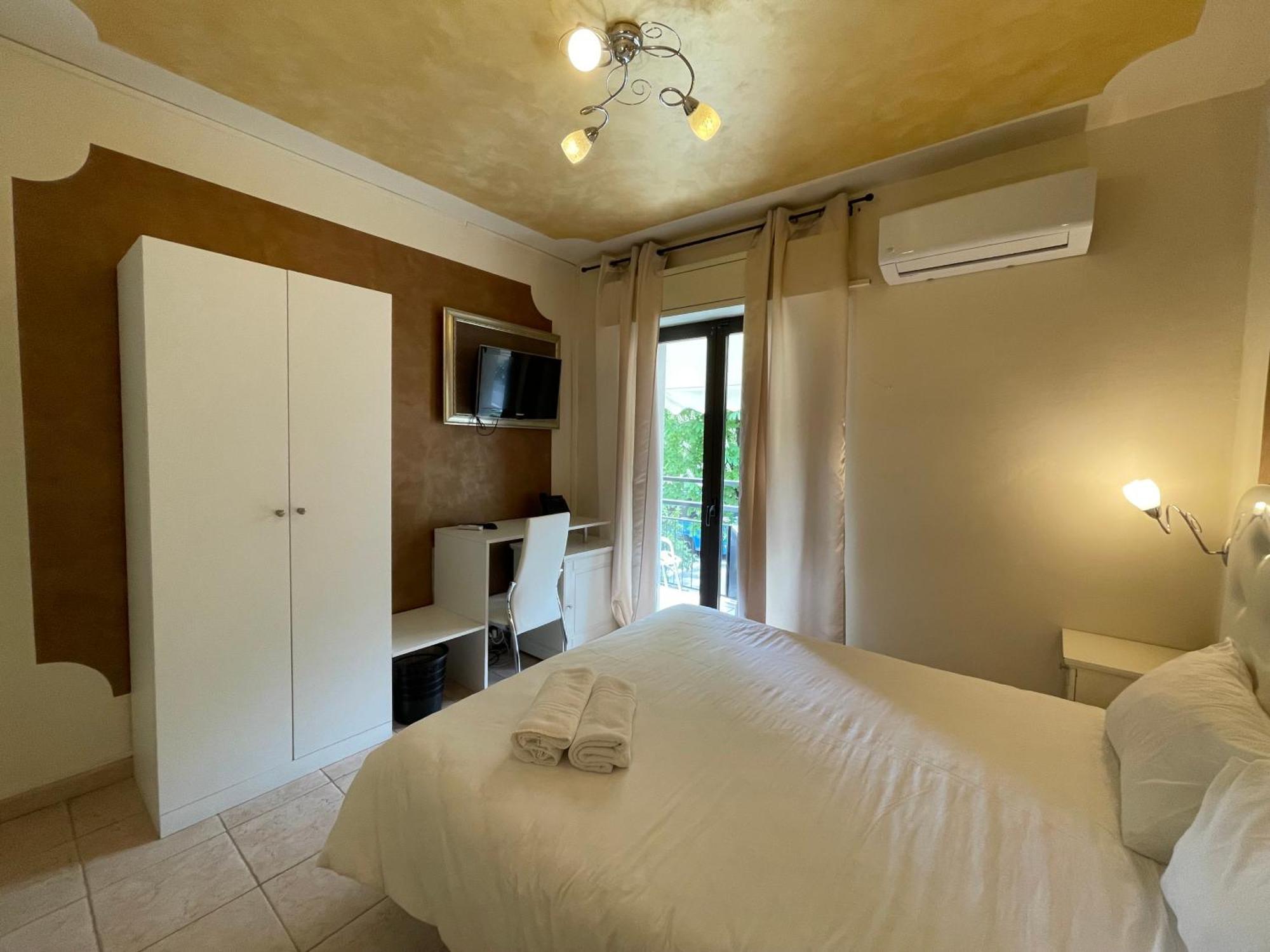 Hotel Central Giacomini Salò Екстериор снимка