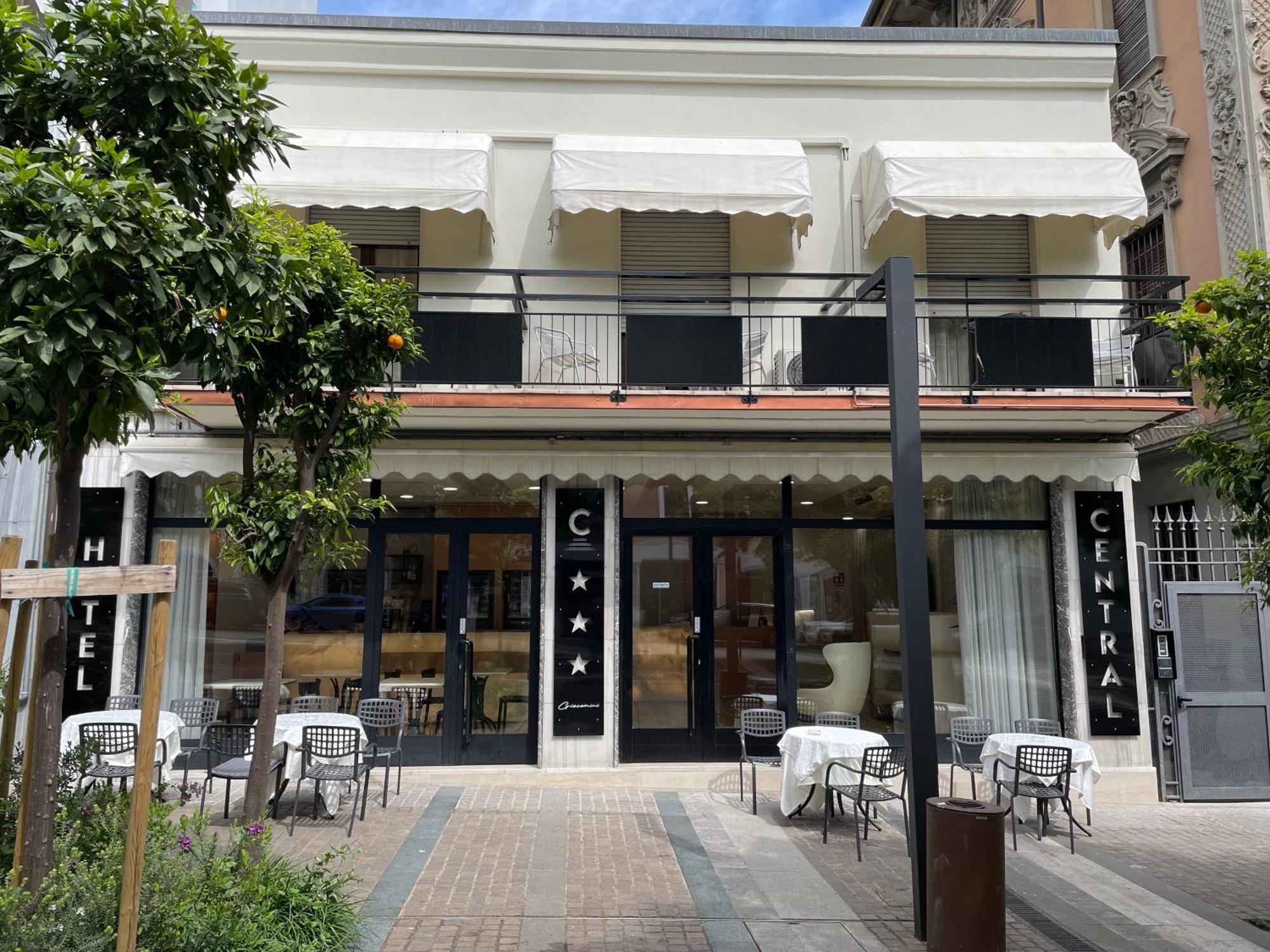 Hotel Central Giacomini Salò Екстериор снимка