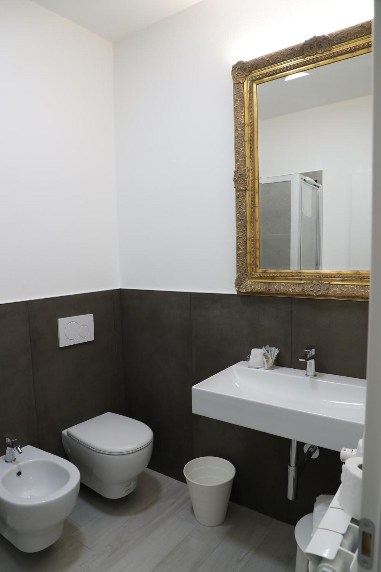 Hotel Central Giacomini Salò Екстериор снимка
