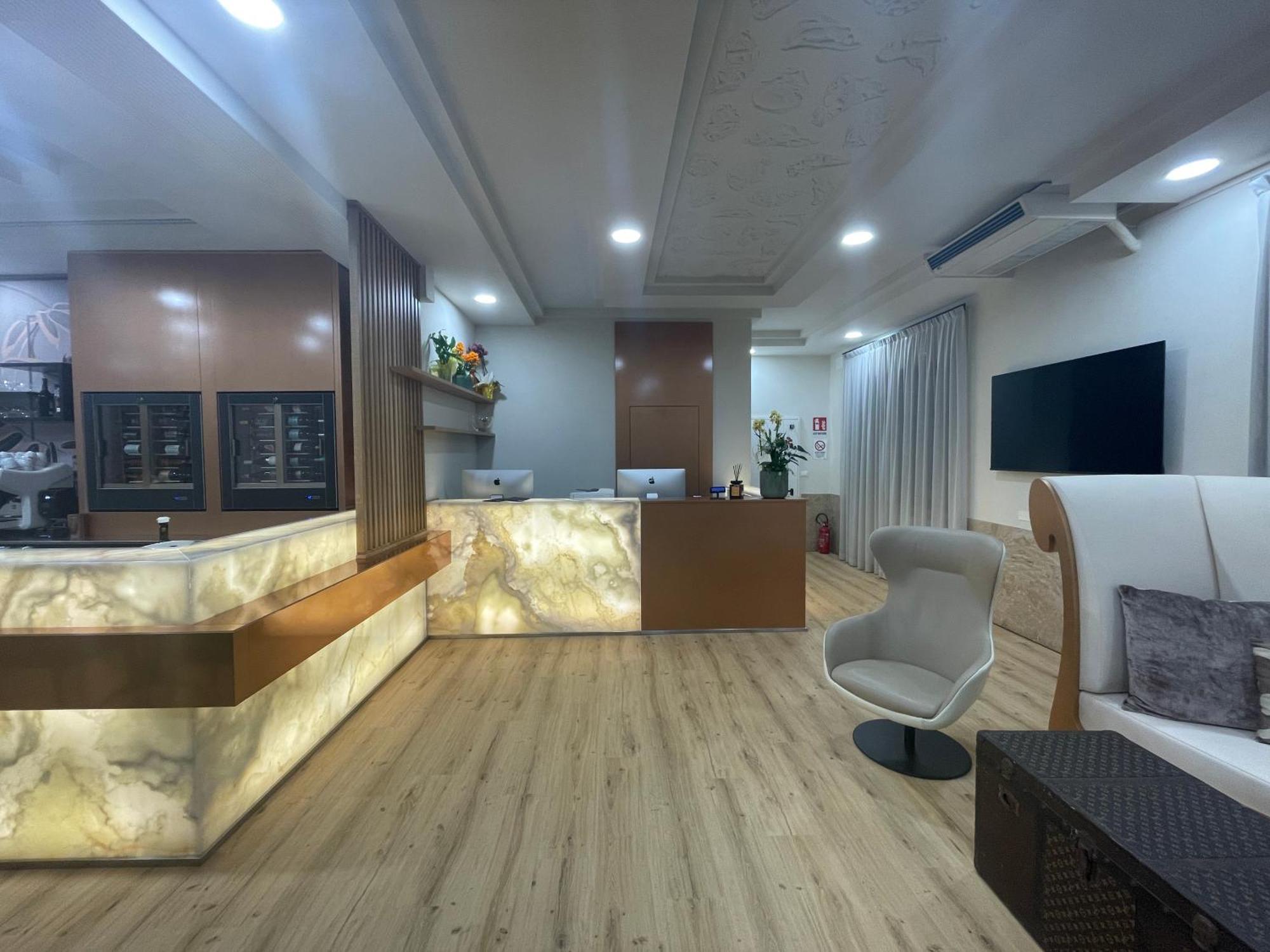 Hotel Central Giacomini Salò Екстериор снимка