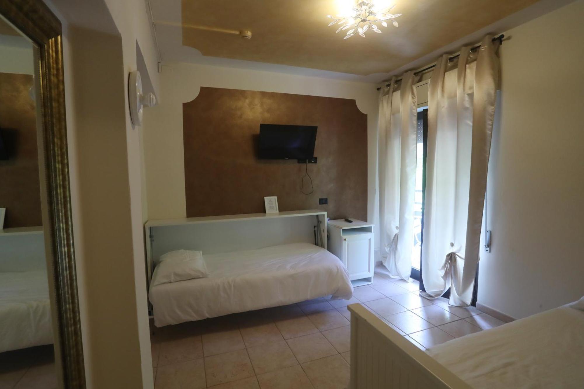 Hotel Central Giacomini Salò Екстериор снимка