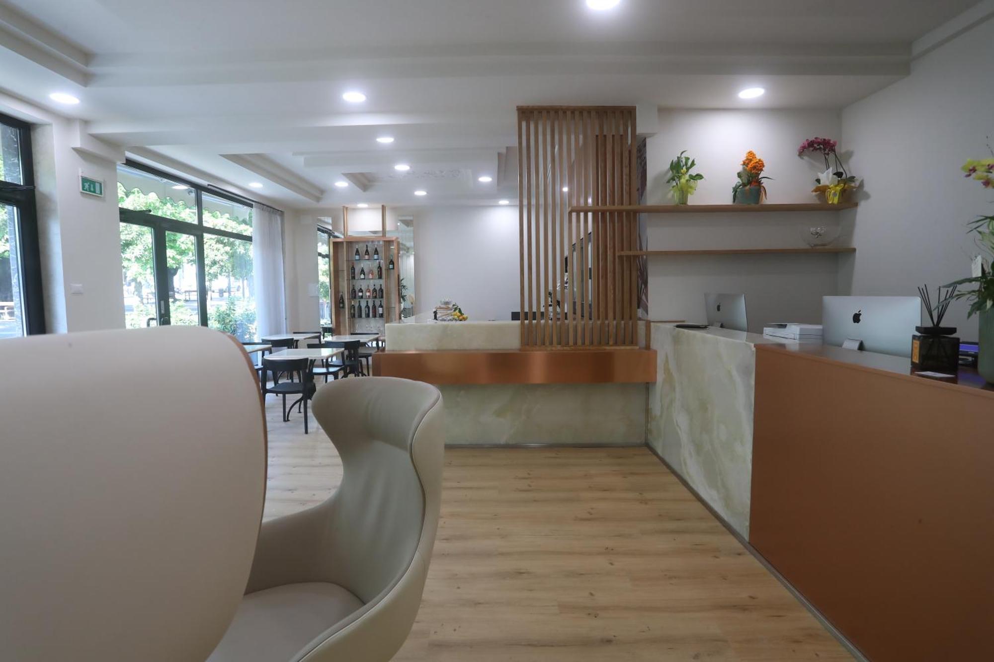 Hotel Central Giacomini Salò Екстериор снимка