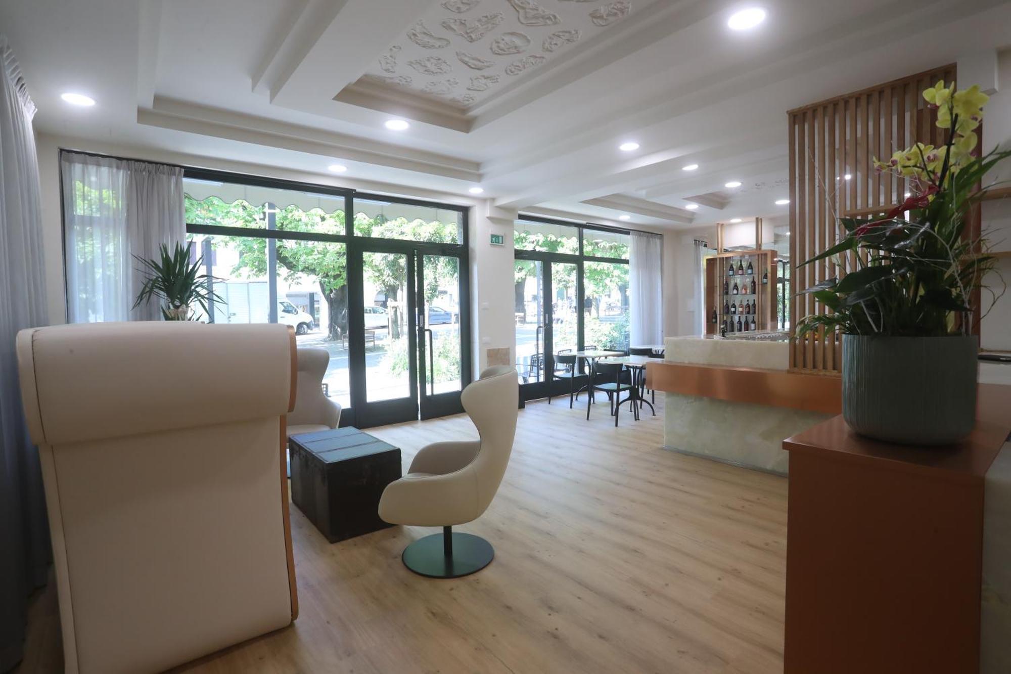 Hotel Central Giacomini Salò Екстериор снимка