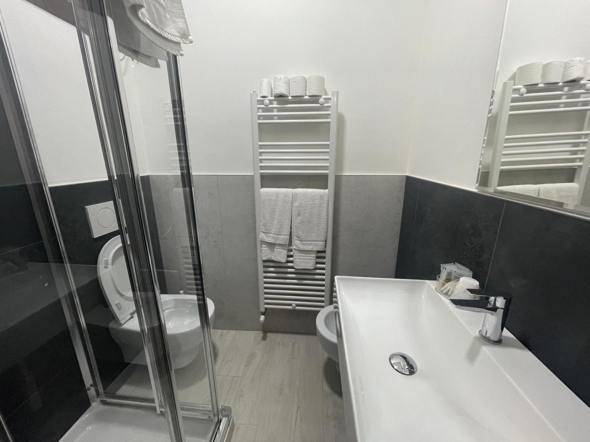 Hotel Central Giacomini Salò Екстериор снимка