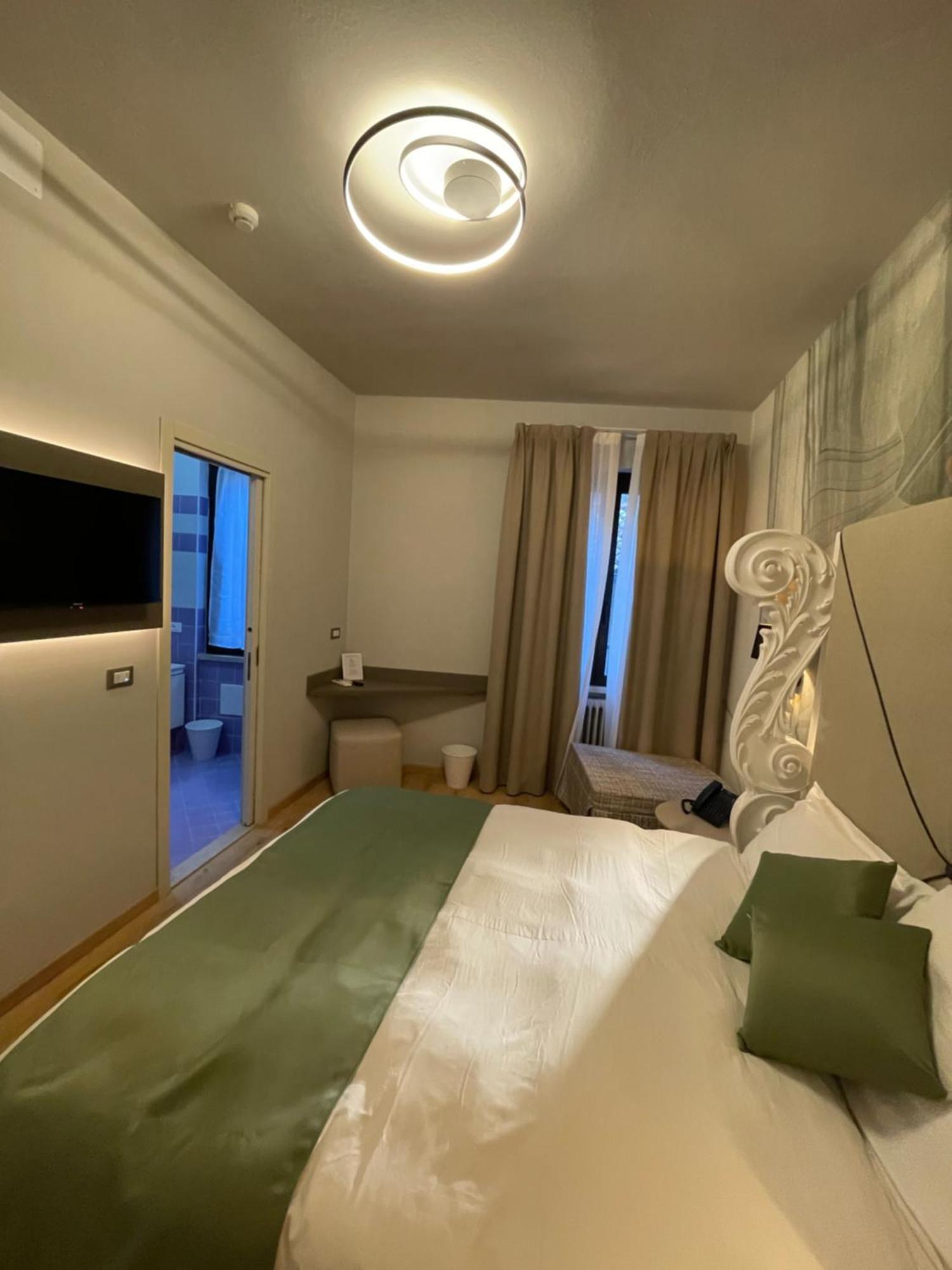 Hotel Central Giacomini Salò Екстериор снимка